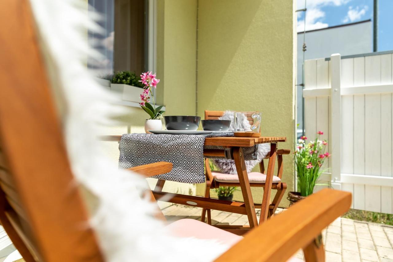 Апартаменти Apartman Dream V Mikulove - Jine Ubytovani Lednice Екстер'єр фото