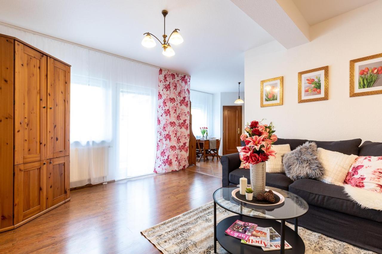 Апартаменти Apartman Dream V Mikulove - Jine Ubytovani Lednice Екстер'єр фото
